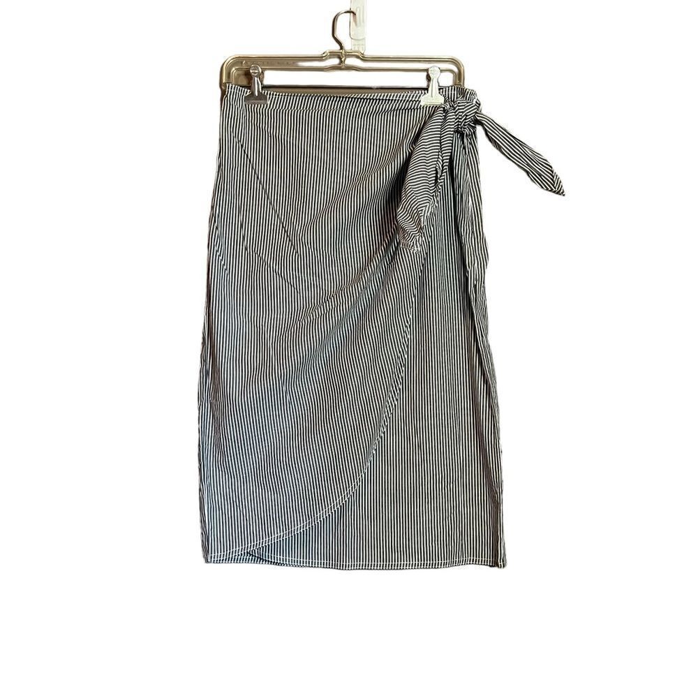 NWT! Chaps blue and white strip faux wrap skirt‎